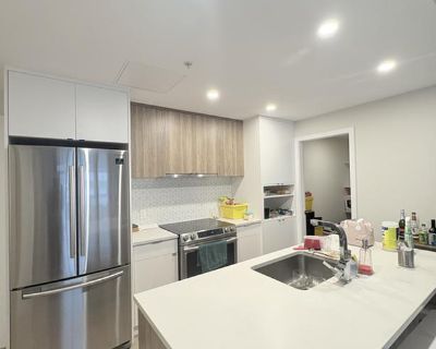 404-881 Short St Victoria, BC Available Dec 1, 2025 $2,675 + BC Hydro Pet Friendly Modern 2 Bed, 2 Bath Condo at The 881 Pet-Friendly & Steps to Uptown Welcome to this bright and modern 2 bedroom, 2 bathroom condo located in The 881, a well-maintained, Built Green Gold-certified building in one of Victoria s most convenient neighbourhoods. The thoughtful split-bedroom layout places each bedroom...