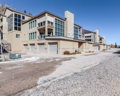 2 Bedroom 2BA Getaway Vacation Rental in The Lofts #6A - Base Camp Loft, Brian Head,...