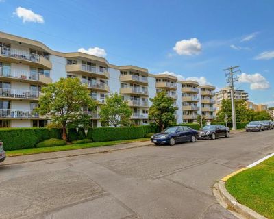 Windsor Park - Spacious 2 Bed + Den with Patio!