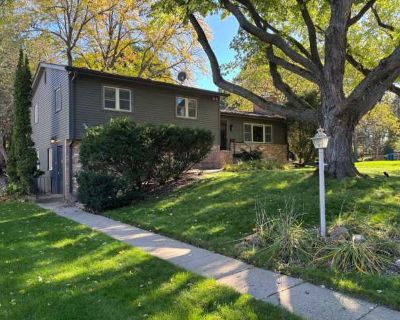 4 Bedroom 2BA 2800 ft Pet-Friendly Apartment For Rent in Edina, MN