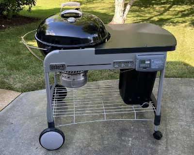 Weber Performer Deluxe 22 grill