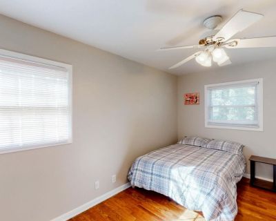 Furnished Room For Rent in Stone Mountain, GA