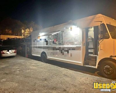 Specifications Truck Specifications VEHICLE Year of Manufacture: 2001 Manufacturer: Freightliner Model: Kitchen Food Truck How many Miles on the body?: 385,000 miles Equipment List Vehicle Features Concession Window(s) Refrigeration Prep Station Cooler Cooking Equipment Flatgrill: 2 Fryer(s): 2 Food Warmer Kitchen Equipment Exhaust Hood Exhaust Fan Pro Fire Suppression System Work Table Electri...