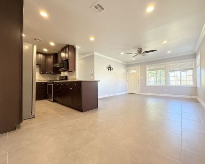 3 Bedroom 1BA 936 ft Single-family home For Rent in North Hollywood, CA