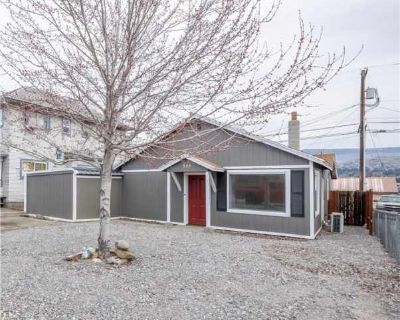 325 S Chelan Ave. image_url. In unit laundry Dishwasher Stainless steel Unit Amenities dishwasher in unit laundry stainless steel. 3 Bedroom. 1 Bathroom. 1008 ft