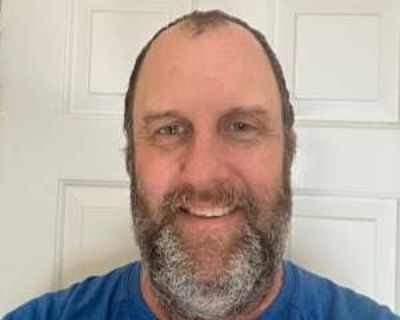 Chris, 55 years, Male. Looking in: Johnson City, Washington County, TN
