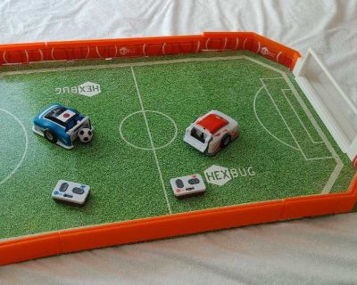 HexBug magnetic remote control soccer