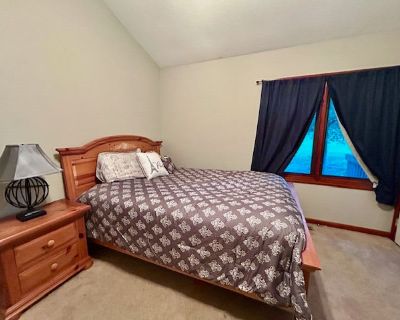 600 Anderson Highway. image_url. On-site laundry Patio / balcony Dishwasher Parking Pool Air conditioning Unit Amenities air conditioning ceiling fan dishwasher extra storage fireplace furnished garbage disposal microwave oven patio / balcony range refrigerator Property Amenities courtyard on-site laundry parking pool. 3 Bedroom. 4 Bathroom. 1392 ft . Furnished