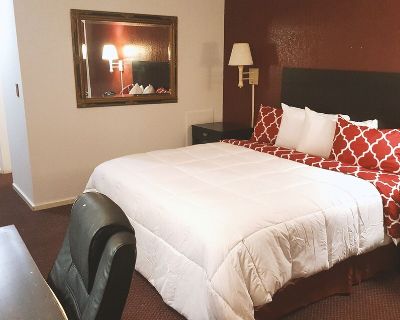 1 bed hotel vacation rental in Hutchinson, KS