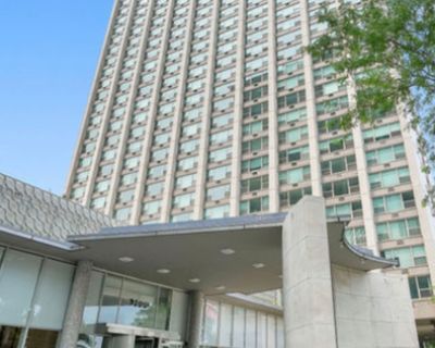 1 Bedroom 1BA 825 ft Condo For Sale in Chicago, IL