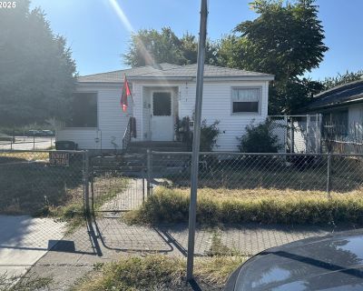 4 Bedroom 1BA 1680 ft Single Family House For Sale in Pendleton, OR