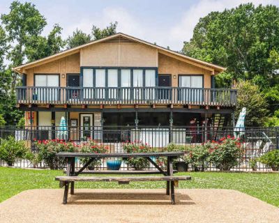 Pinehurst. image_url. Verified by Pinehurst 4 HRS ago. Prices may vary depending on lease length. We get our prices directly from Pinehurst . Studio 1 Bedroom 2 Bedrooms 3 Bedrooms Never miss a deal! Get immediate alerts when prices drop or new units arrive. Turn on alerts 1 Bd 1 Ba 1 Bed 1 Bath 750 sqft Starting at $935 Available 2. Pets allowed. 3 Bedroom. 2 Bathroom. 1300 ft