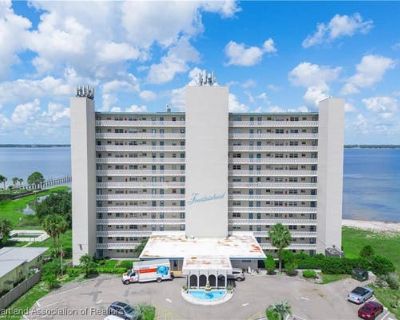 2 Bedroom 2BA 1116 ft Furnished Condominium For Sale in SEBRING, FL
