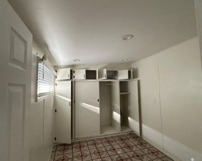 Total rooms: 2. Deposit: $600.00 * Utilities included?: No * Fees apply?: No. References required. Females preferred. Non-smoking. Couples are welcome. Furnishings: Unfurnished * Parking: No * Garage: No * Yard/patio: Yes * Balcony/roof terrace: No * Disabled access: No * Living room: shared * Broadband included: Yes. Availability Available Now Minimum term None Maximum term None. Private entra...