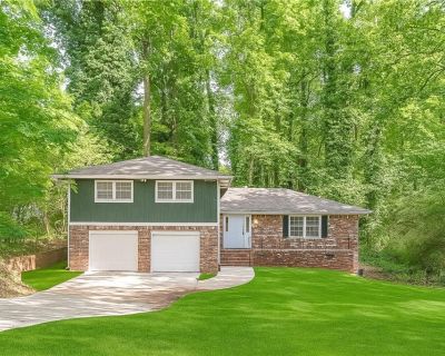 4 Bedroom 2BA 2150 ft Apartment For Rent in Decatur, GA