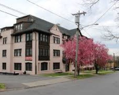 Summer Sublet Needed-Bedroom For Rent (604 Walnut Avenue Apt #24) $695 monthly utilities included