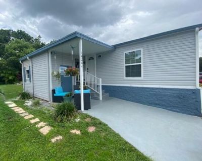 3 Bedroom 2BA 1352 ft Mobile Home For Sale in Orlando, FL