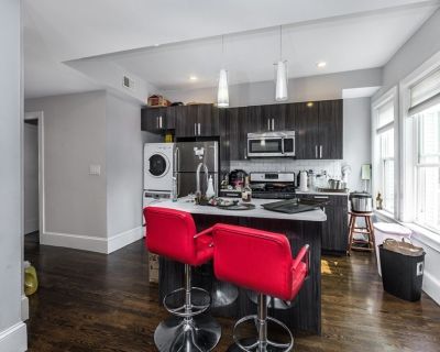 3 Bedroom 2BA 1100 ft Apartment For Rent in Somerville, MA