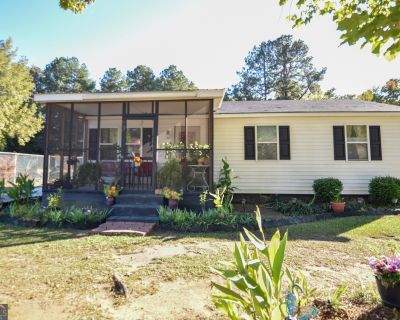 3 Bedroom 1BA 912 ft Single Family Home For Sale in Sandersville, GA