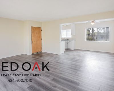 Spacious, Bright &amp; Sunny Completely Remodeled Two Bedroom, With Kitchen Appliance, Tons of Natural Light, Private Balcony, On-Site Laundry, and PARKING INCLUDED! In PRIME Inglewood!