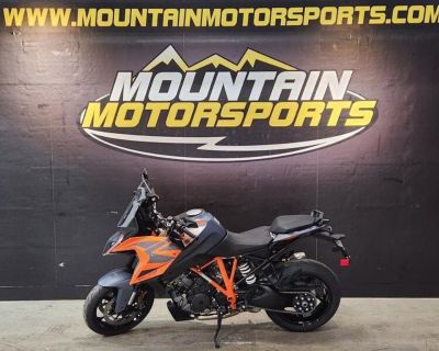 2024 KTM 1290 Super Duke GT