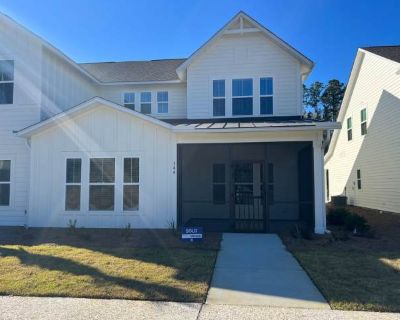 3 Bedroom 2.5BA 1952 ft Pet-Friendly Apartment For Rent in Bluffton, SC