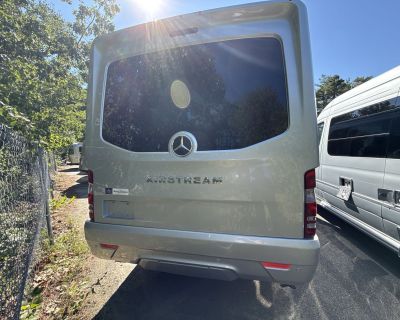 2026 Airstream Atlas Murphy Suite