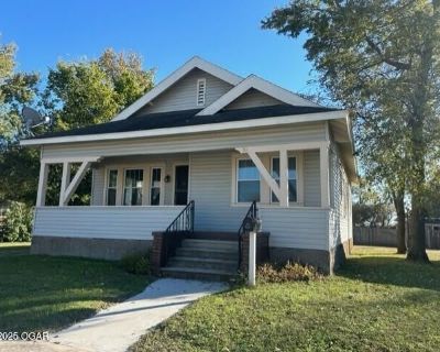 3 Bedroom 1BA 1483 ft Apartment For Rent in Carterville, MO