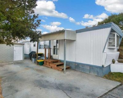 2 Bedroom 1BA 840 ft Mobile Home For Rent in Fort Collins, CO