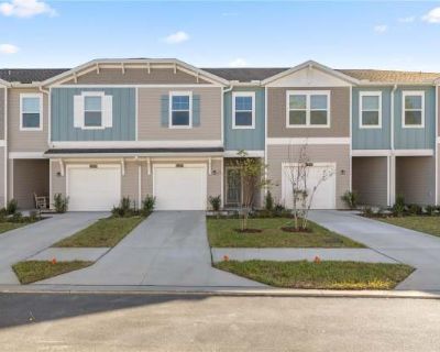 3 Bedroom 3BA 1708 ft Furnished Pet-Friendly Apartment For Rent in Marion County, FL