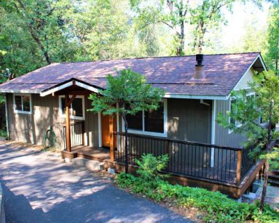 3 Bedroom 2BA 1040 ft Furnished Pet-Friendly Apartment For Rent in Twain Harte, CA