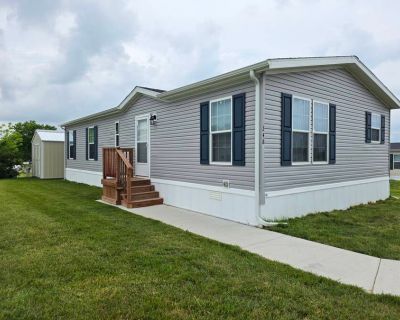 2 Bedroom 2BA 1104 ft Mobile Home For Rent in Highland Charter, MI
