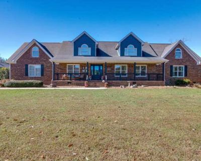 4 Bedroom 4BA 3878 ft Single Family Home For Sale in OOLTEWAH, TN