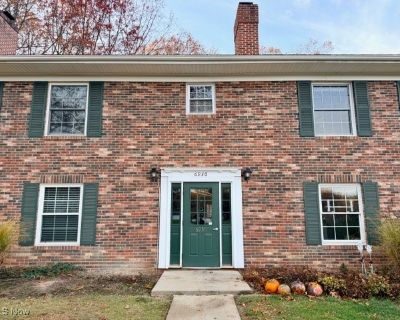6930 Carriage Hill Drive 202. Property for Rent in Brecksville, OH for $1,400 with 2 bedrooms and 1 full bath, 1 half bath. This 972 square foot property was built in 1962 on a lot size of 0.001.. Spacious 2 bedroom 1.5 bath second floor condo available in Brecksville! Plenty of large windows overlook the serene wooded property. Spacious bedrooms with great closet space and a fully applianced k...