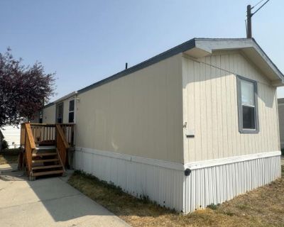 3 Bedroom 2BA 1056 ft Mobile Home For Sale in Casper, WY