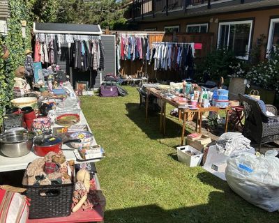 Yard sale 1445 unit 31 Craigflower Rd 9-3