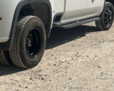 2022 Chevrolet Dually Wheels and Tires Black