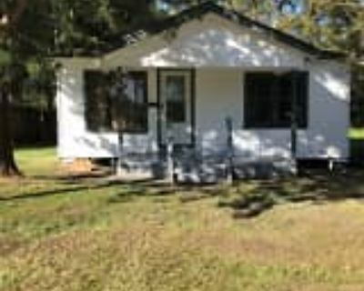 3 Bedroom 1BA 1200 ft² House For Rent in Lake Charles, LA 2719 12th St
