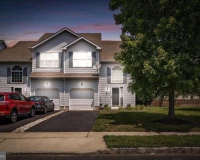 3 Bedroom 3BA 1618 ft Townhouse For Sale in LUMBERTON, NJ