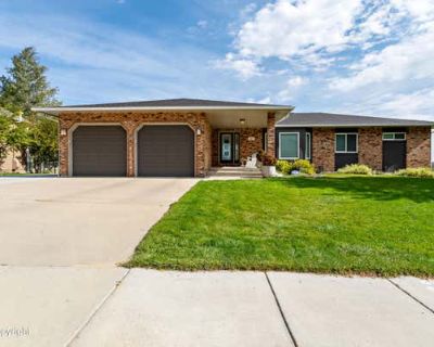 4 Bedroom 3BA 3696 ft Single Family Home For Sale in GILLETTE, WY