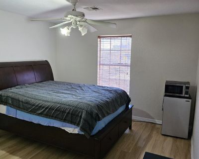 Total rooms: 3. Deposit: $200.00 * Utilities included?: Yes * Fees apply?: No. References required. No preference. Non-smoking. Not for couples. Furnishings: Furnished * Parking: No * Garage: No * Yard/patio: Yes * Balcony/roof terrace: No * Disabled access: No * Living room: shared * Broadband included: Yes. Availability Available Now Minimum term 3 months Maximum term None Short rentals consi...