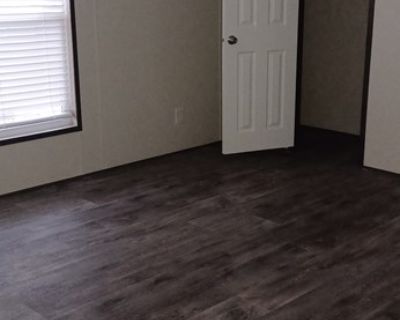 Minimum stay: 6 months. Deposit: 950. Bills included. Age preference: 21 - 45. Available for students. The room is 13'6. I am a professional that works afternoons/evenings most of the week. I love to crochet and read, so im fairly quiet. I have 2 cats that are friendly, and love to snuggle wherever they can.