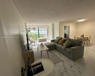 N Bay Rd Apt,sunny Isles Beach, Condo For Rent