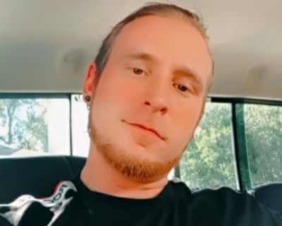 Nobody - Needs a House on iROOMit or a Room