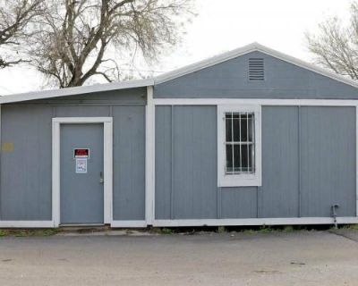 3 Bedroom 1BA 700 ft Mobile Home For Rent in Harlingen, TX