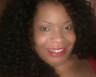 Private room with shared bathroom in a House with 1 roomie, Memphis, TN 38111