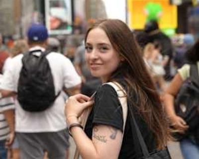 Non-smoker * Student. Budget: $600 per month. Ready to move: now. Seeking a 12 months stay. Looking for myself. Hi! My name is Kiana Hefner. I m originally from Fort Collins, Colorado, but I moved to Arizona a few years ago to pursue my education now I m off to Dallas Texas! I attend Arizona State University online!! Most of my time is spent either working as a nanny, serving at my church, or f...