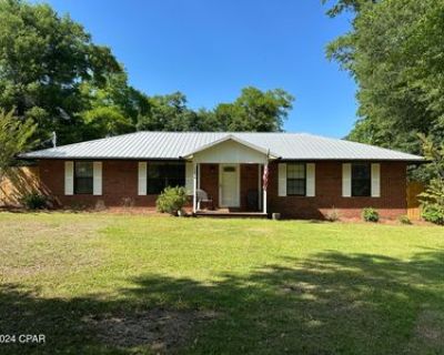 3 Bedroom 2BA 1589 ft Single Family House For Sale in Cottondale, FL