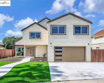 6 Bedroom 5BA 3595 ft Single Family Home For Sale in DISCOVERY BAY, CA