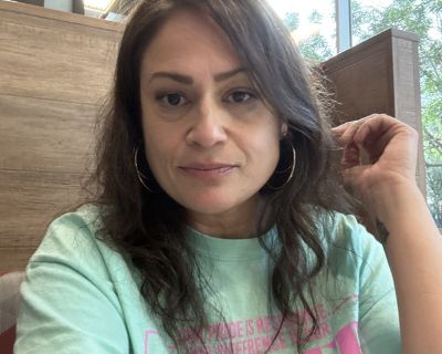 $300 /week. Age: 43 * Any pets?: No * Occupation: Professional * Gender: Female. Non-smoking room preferred. Pets are fine. No preference specified. Age preference: 18 - 99. Looking in: Central Phoenix , East Valley , North Phoenix , Scottsdale , South Phoenix , West Phoenix , West Valley. We are looking for a room to rent until we find permanent housing. We work varied and over night hours. No...